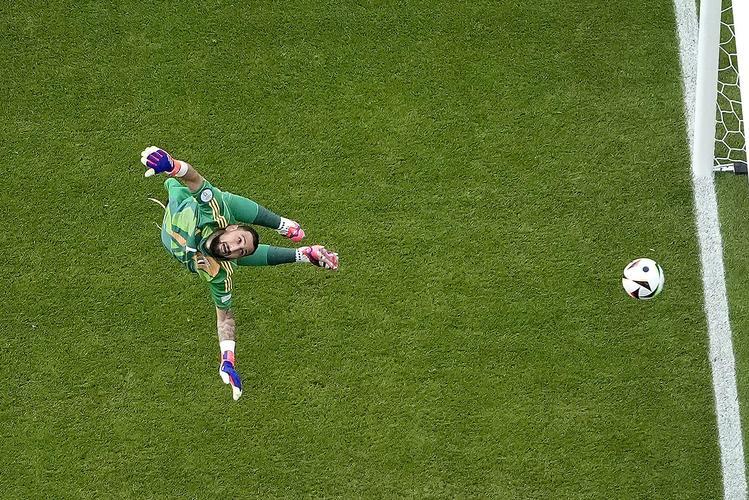 利物浦逆袭多特蒙德，成功晋级欧冠八强！的简单介绍