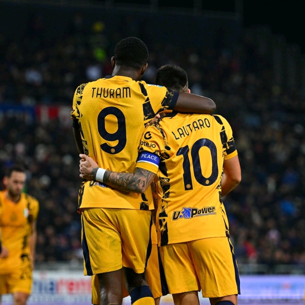 阿贾克斯逆转AC米兰：欧冠小组赛晋级机会的简单介绍